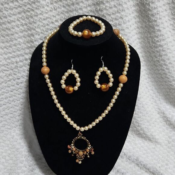 Handmade repurpose Earth tones beaded Jewelry Set - Picture 3 of 5